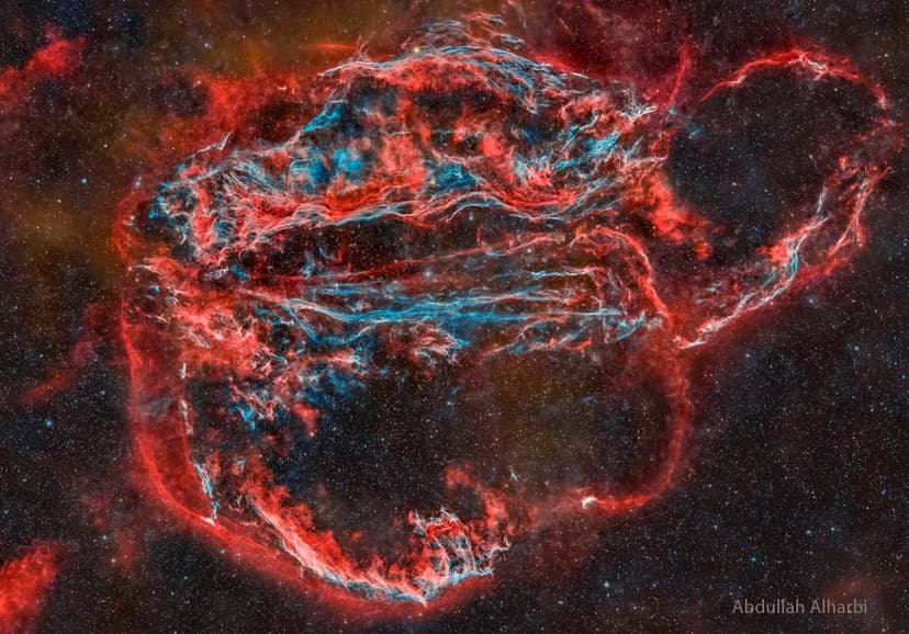 Veil Nebula: Wisps of an Ancient Supernova